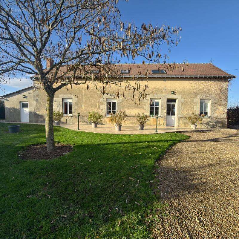 Maison à NEUILLE-PONT-PIERRE