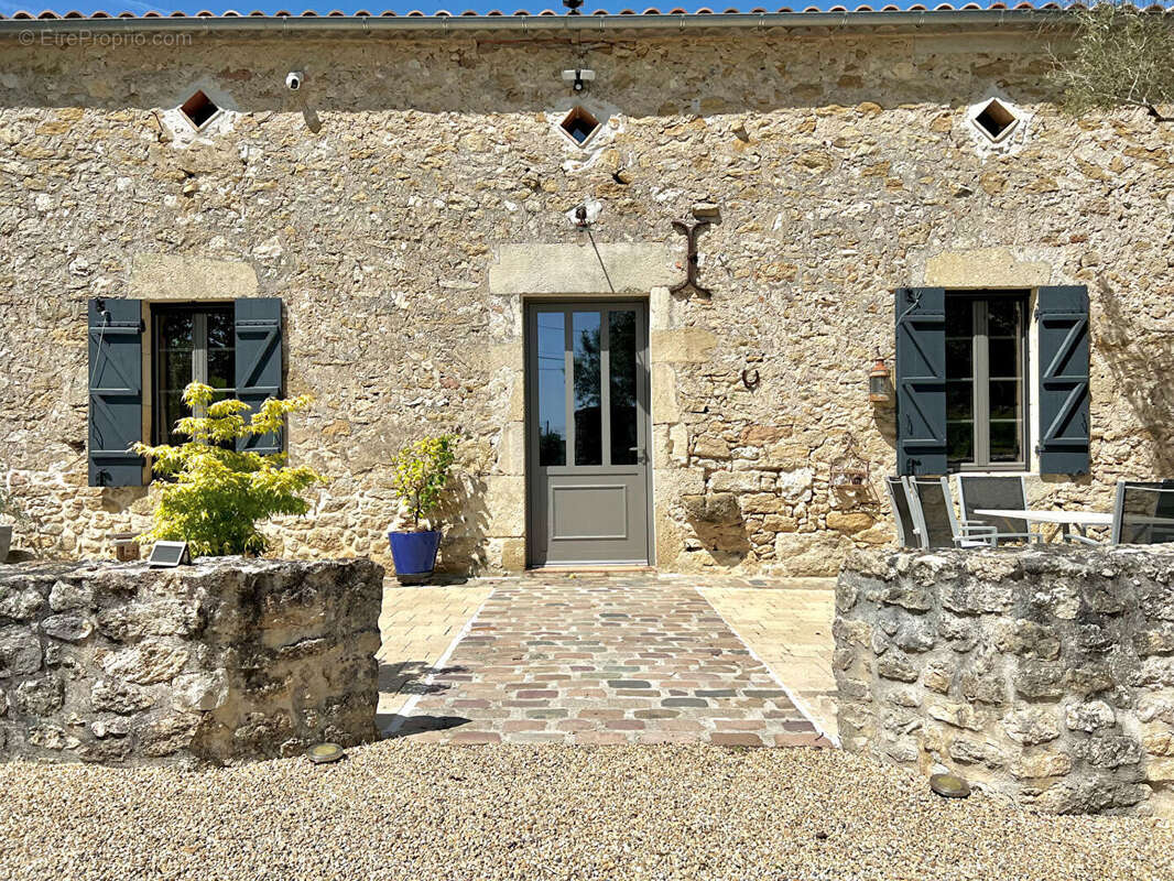 Maison à GENSAC