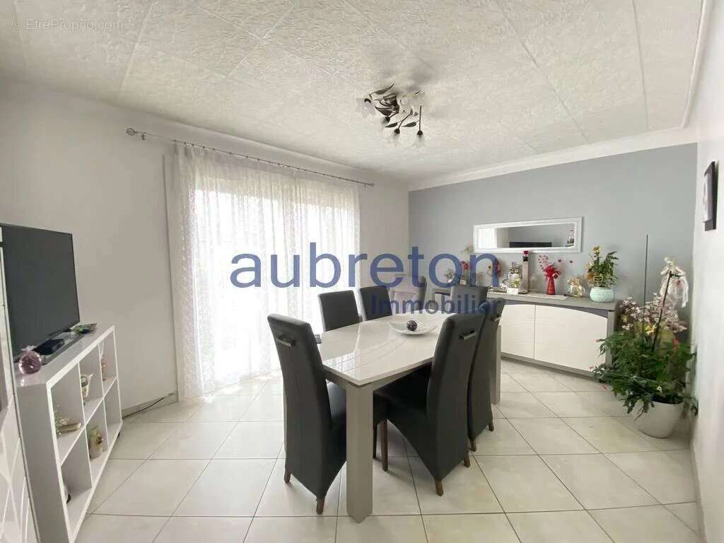 Maison à ECHIROLLES