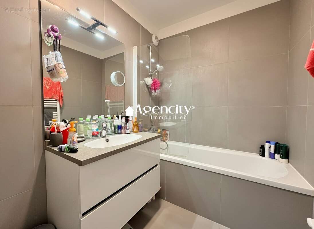 Appartement 63 m² à Torcy  - photo 8