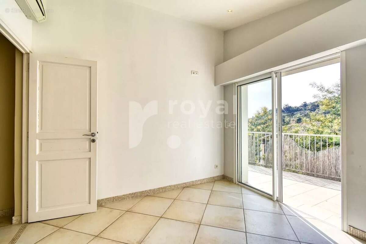 Maison à MANDELIEU-LA-NAPOULE