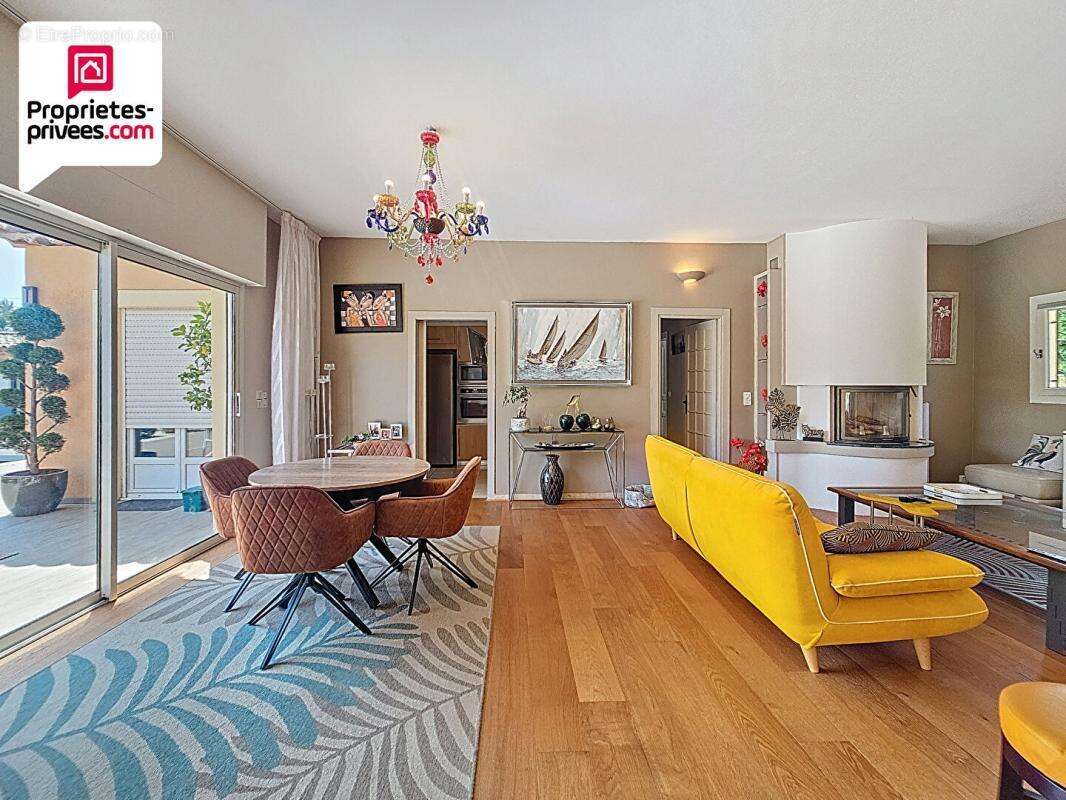 Maison à SAINT-CEZAIRE-SUR-SIAGNE