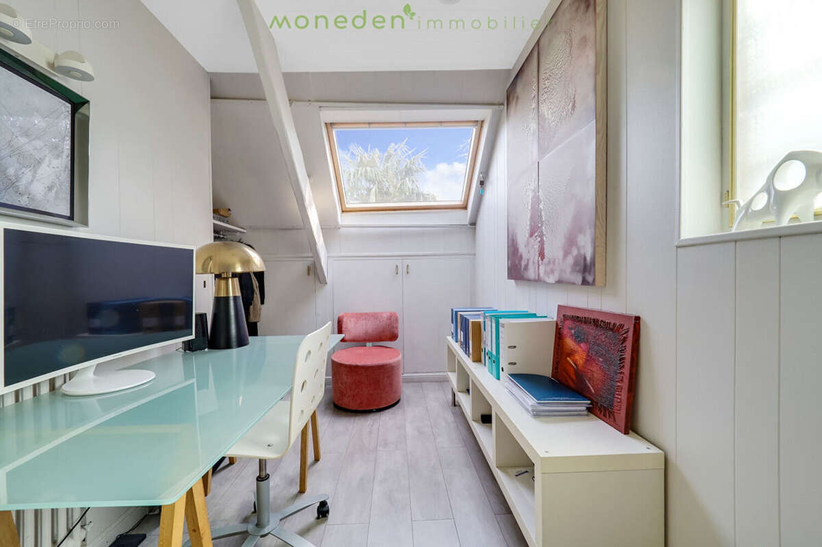 Charmant pavillon sans aucun vis-à-vis entouré de verdure! Garches 7 pièce(s) - photo 16