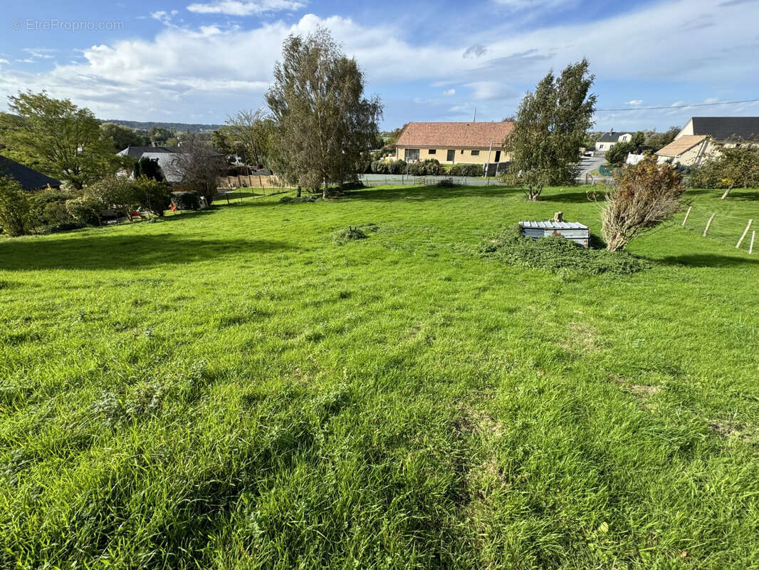 Terrain à FIQUEFLEUR-EQUAINVILLE