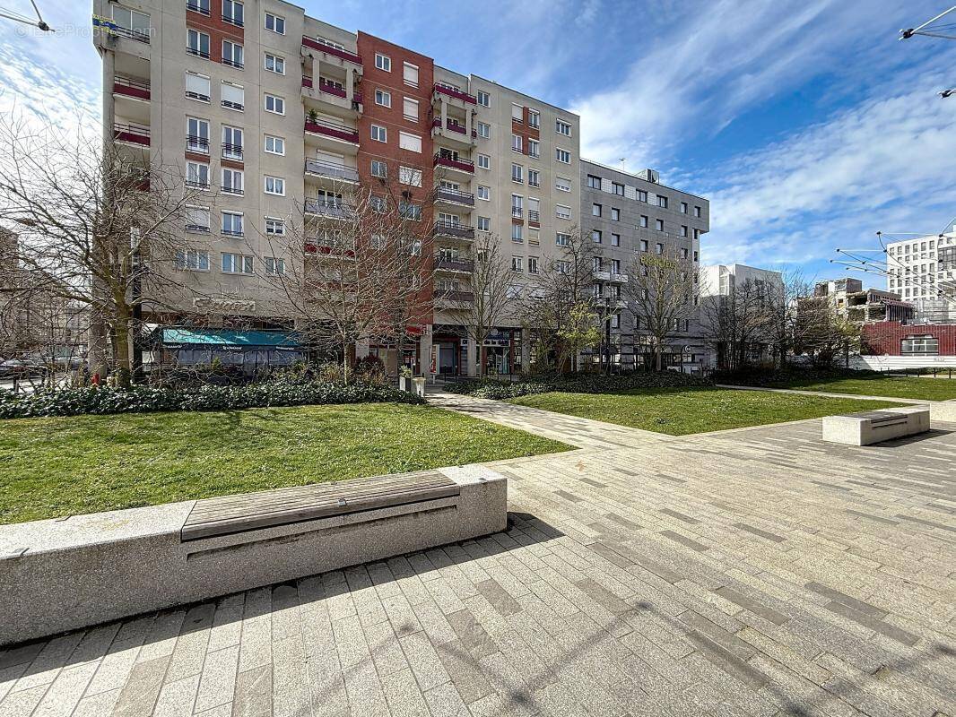 Appartement à MONTIGNY-LE-BRETONNEUX