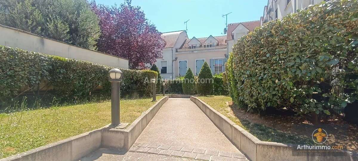 Appartement à LE PLESSIS-PATE