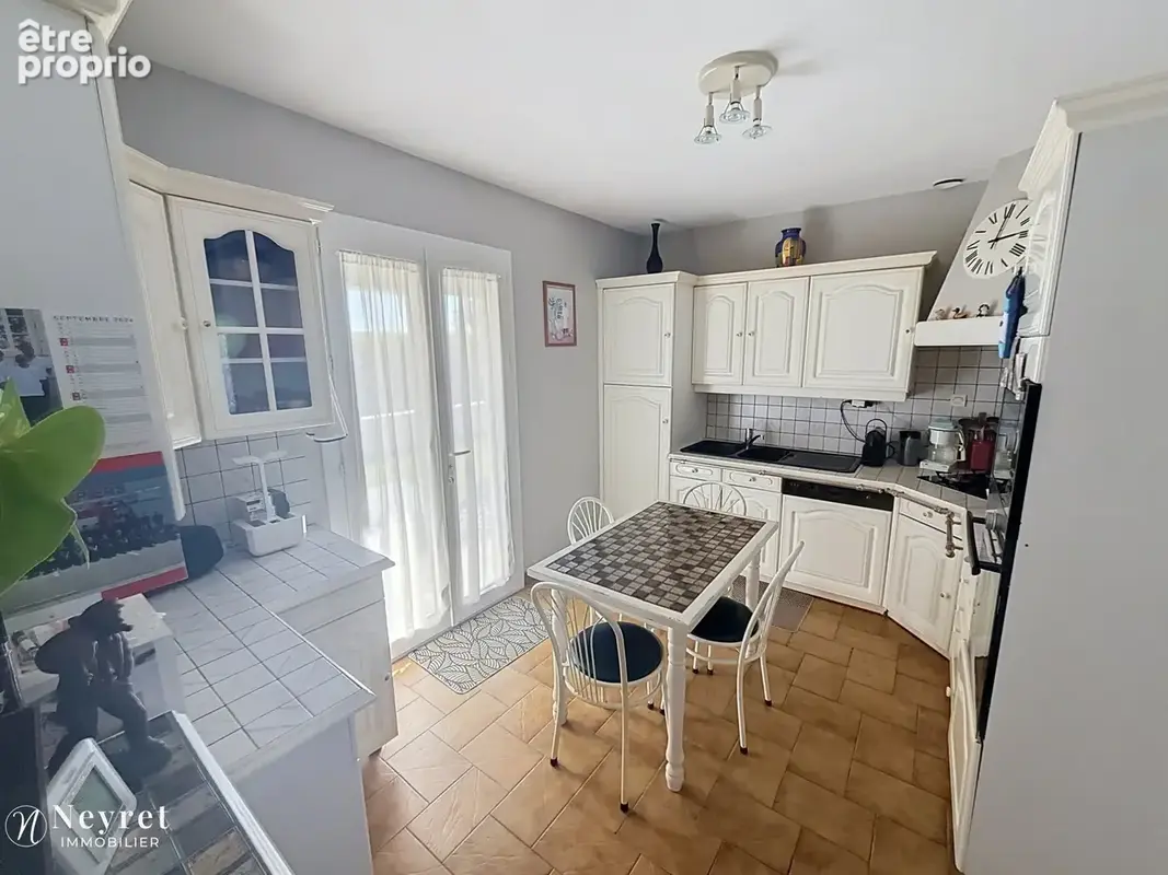 Maison de plain-pied 86 m2   Mornant, secteur La Condamine   2 chambres, garage et extérieur aménagé - photo 4