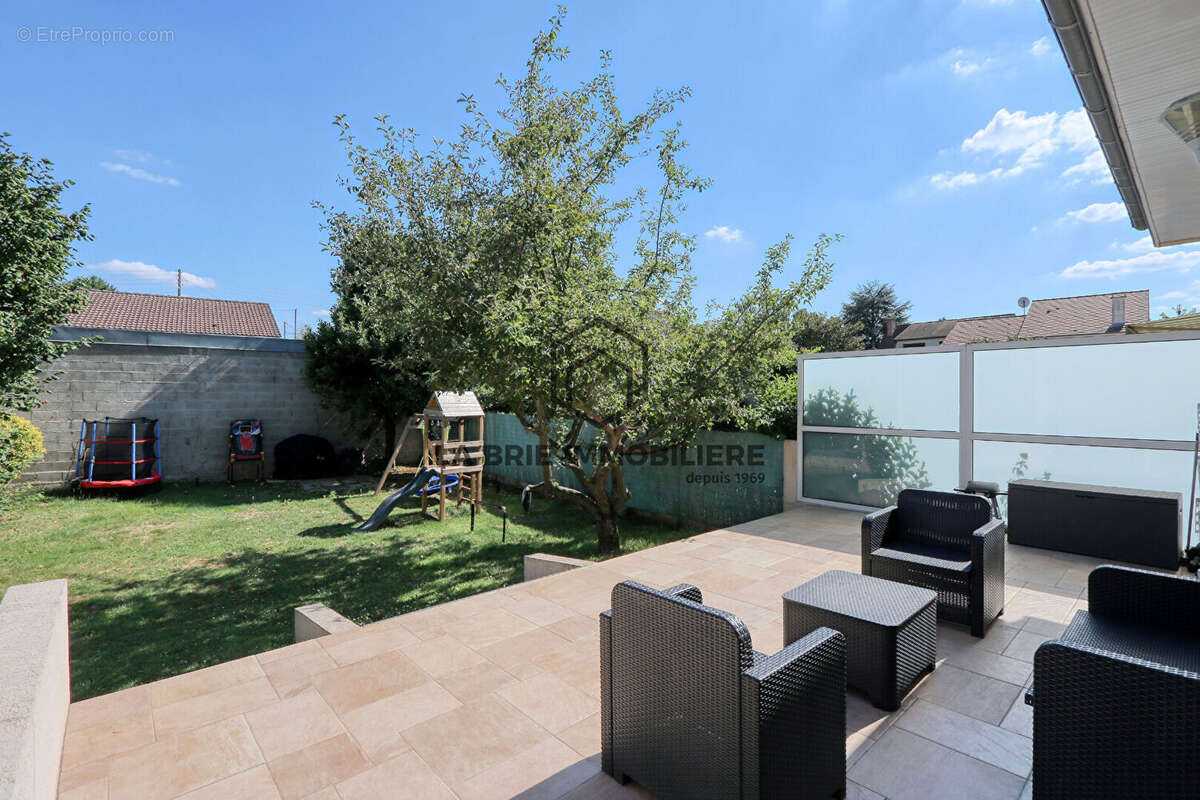 Maison à VILLECRESNES