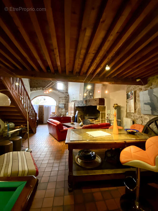 Maison à MONTPEYROUX