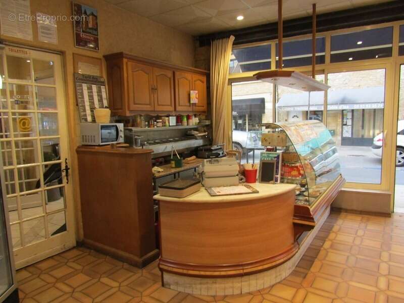 Commerce à LE BUGUE