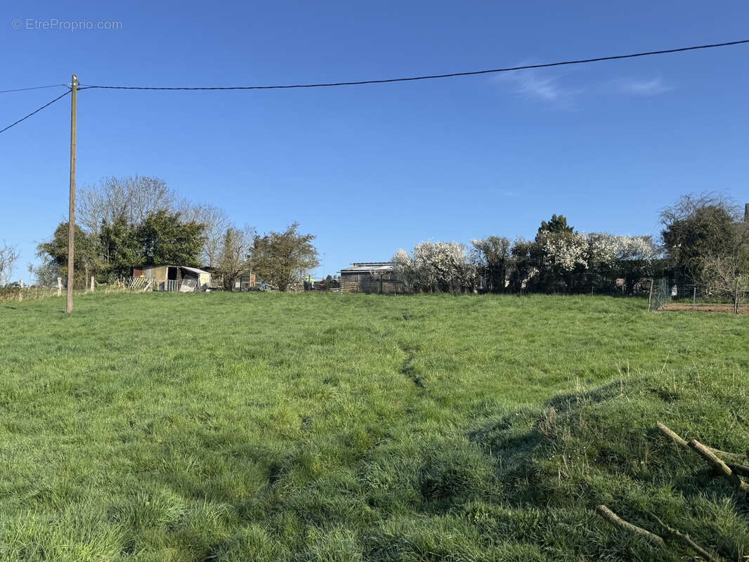 Terrain à THURY-HARCOURT