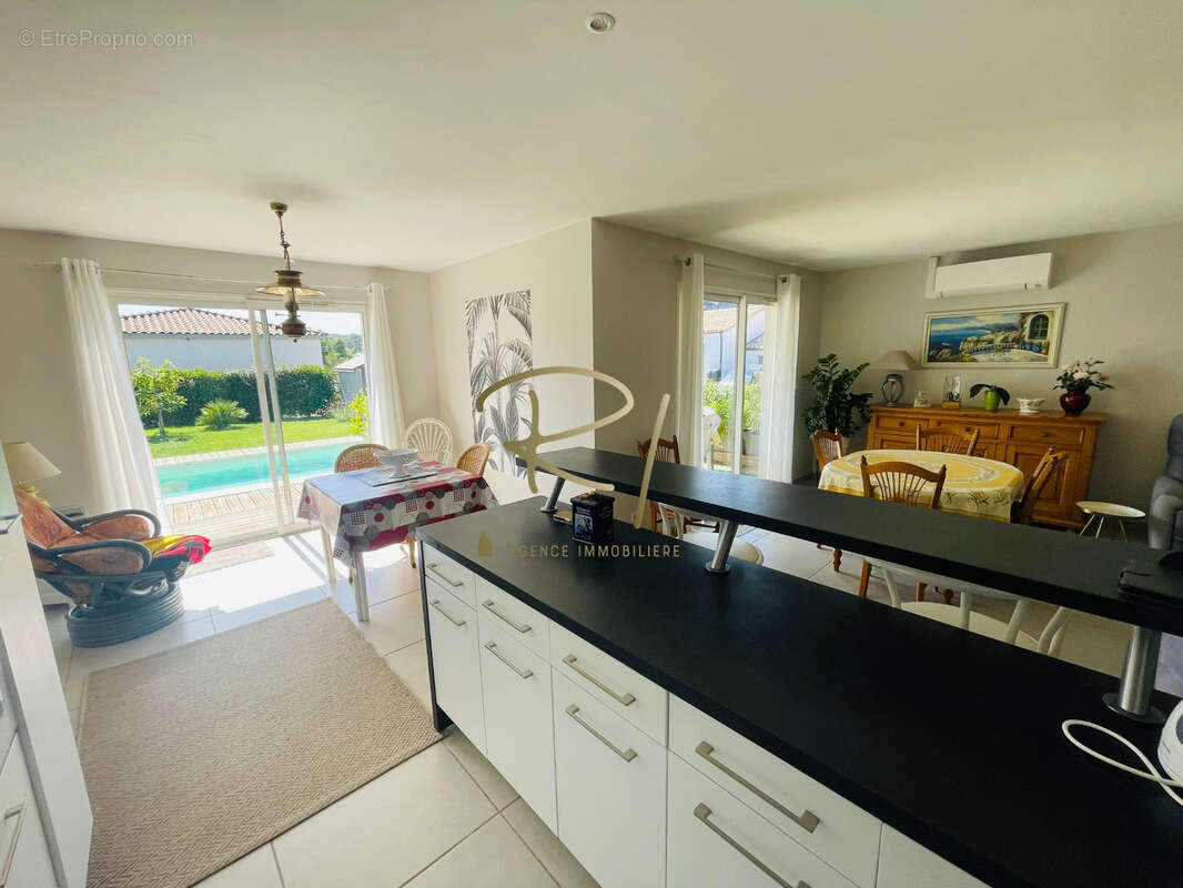 Maison à VALLON-PONT-D&#039;ARC