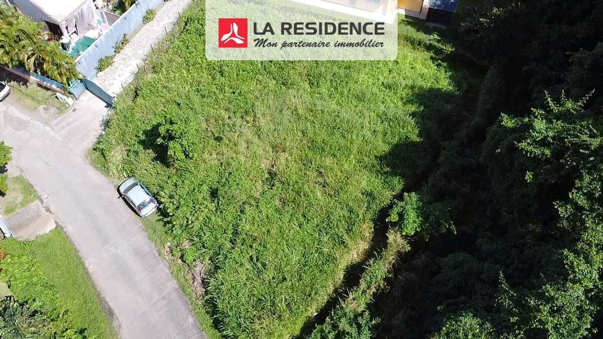 Terrain 754 m² à Les Trois-Ilets  - photo 3