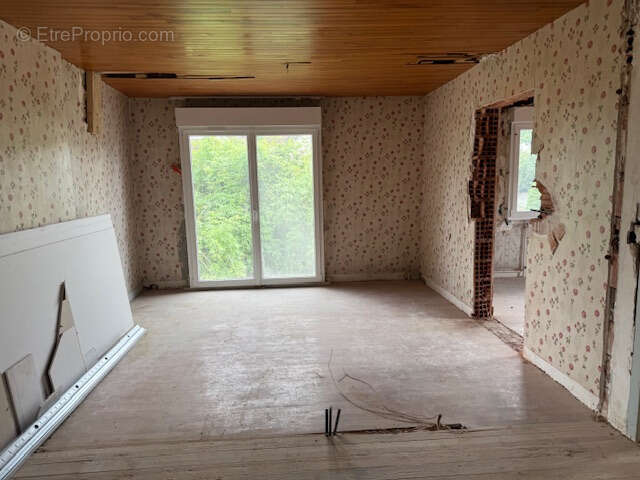 Appartement à POUILLEY-LES-VIGNES