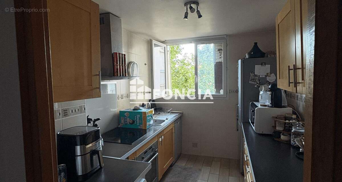 Appartement à MARSEILLE-4E