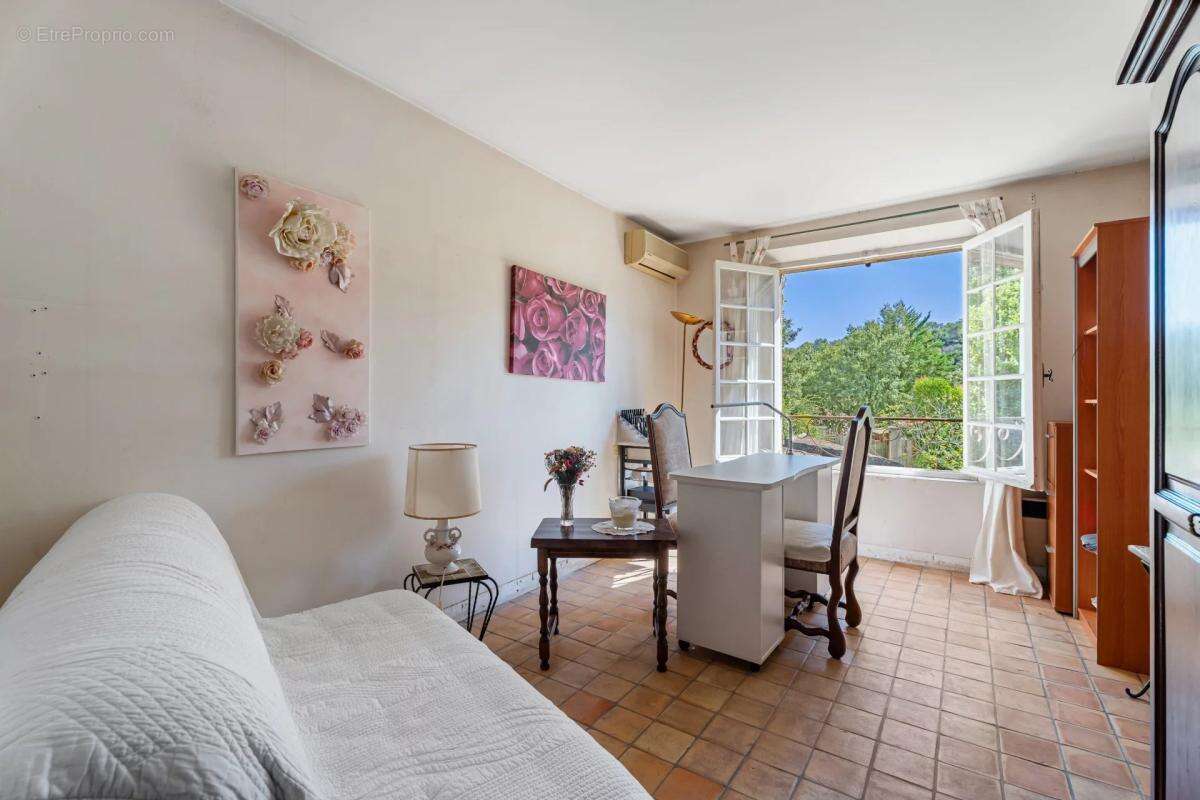 Maison à VALBONNE
