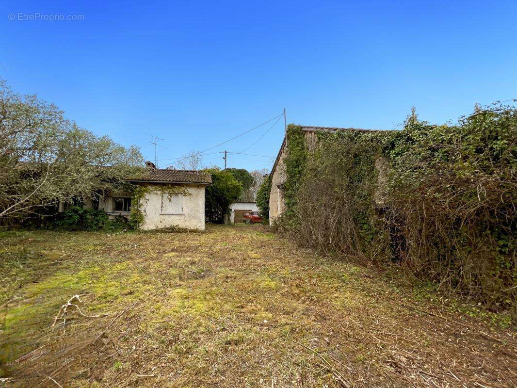 Maison à SAINT-GERMAIN-DU-SALEMBRE