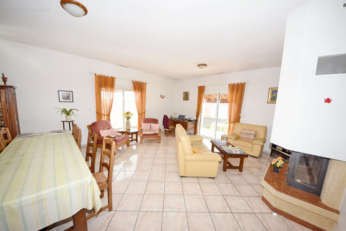 Maison à COURSAN