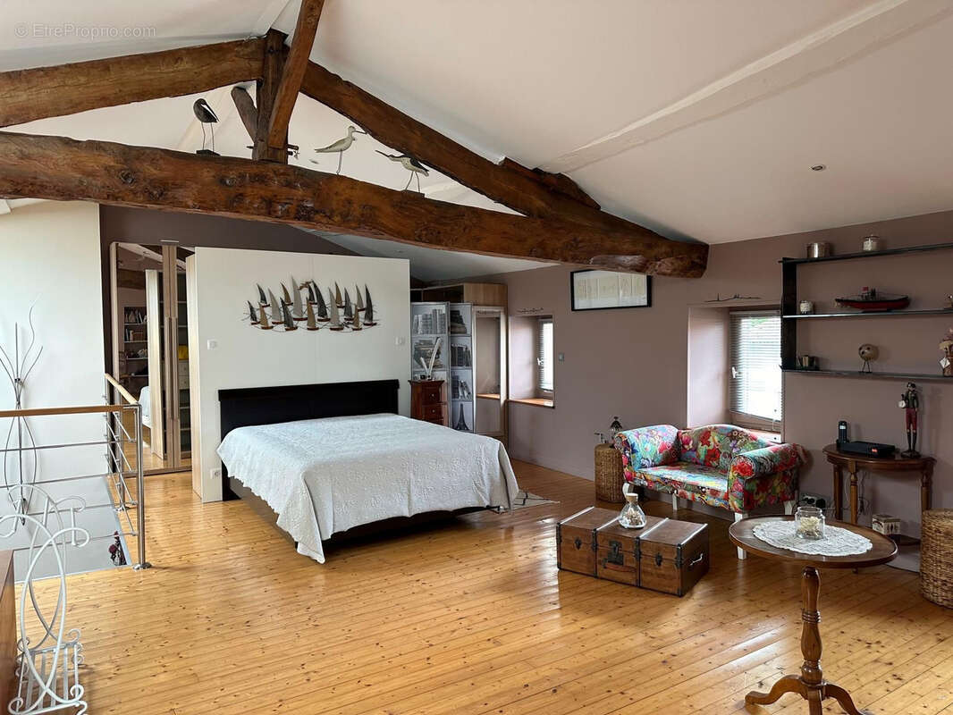 Loft en pierre du XVIIIe siècle Aucun travaux à prévoir   À 10 min de Saint-Jean-d’Angély - photo 6