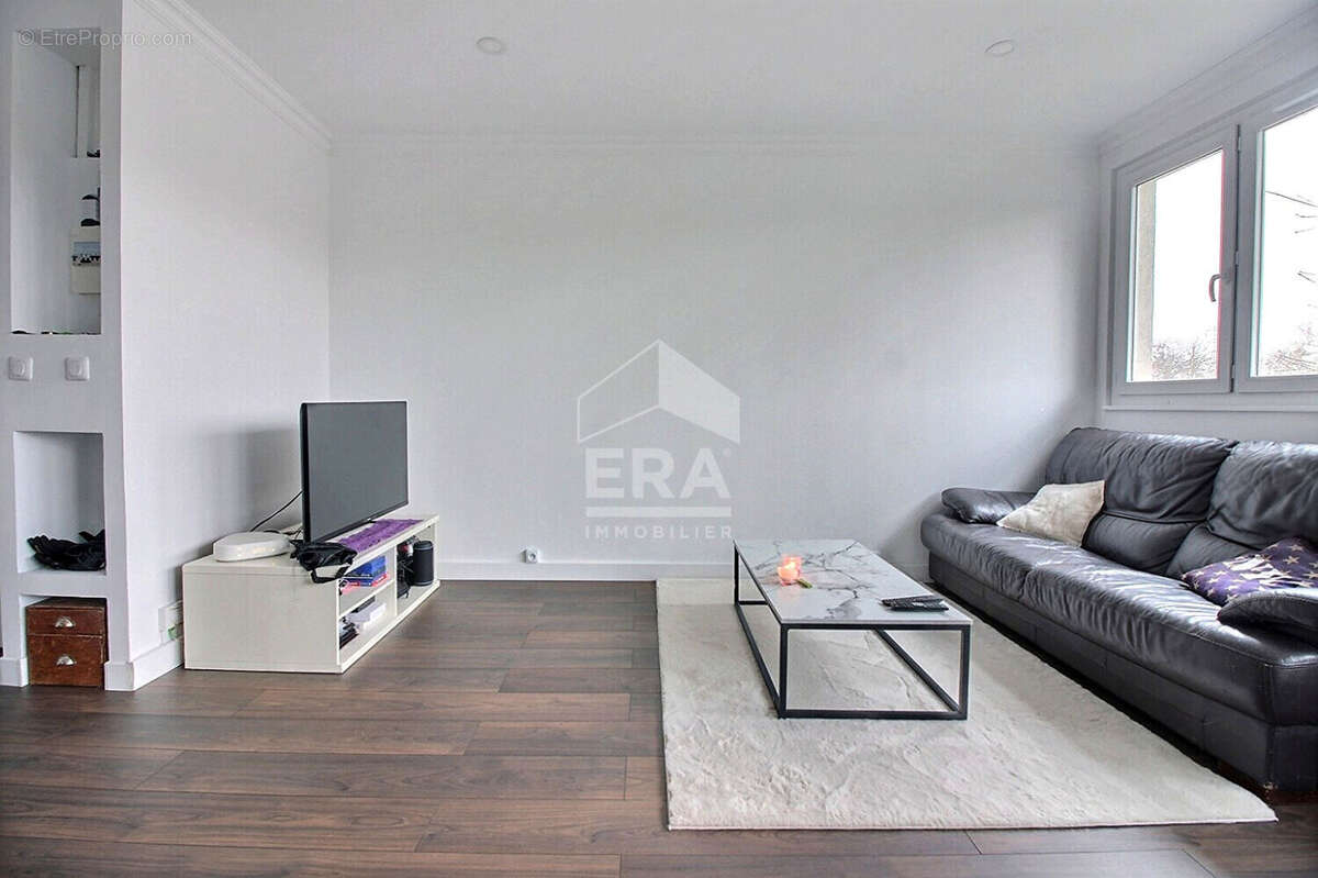 Appartement à VILLENEUVE-LA-GARENNE