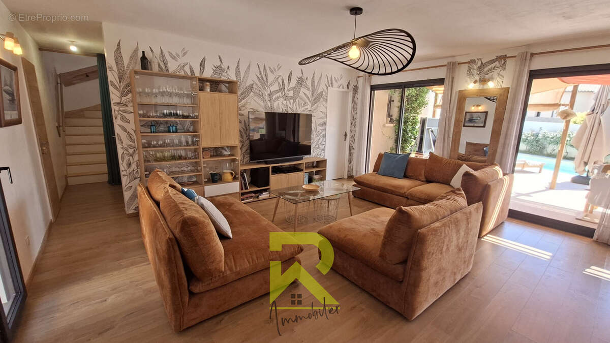 Villa contemporaine déc 2021 137m2 · Piscine · Pool house 40m2 · Suite parentale 4 chambres - parking 5 places - photo 3