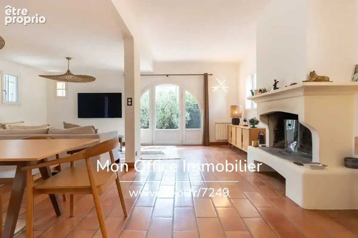Référence : 7249-NGU. - Maison 8 pièces - 5 chambres - Bureau - Calme - centre-ville à vélo - photo 9