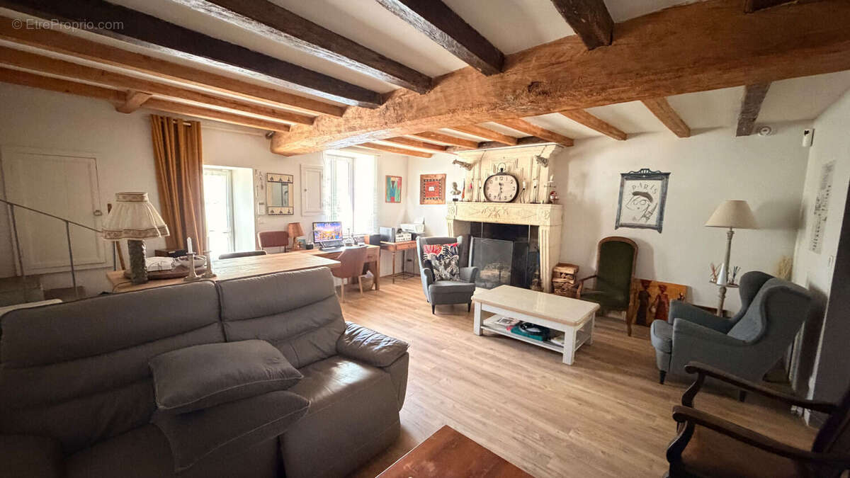 EXCLUSIVITÉ ! Rare à Courcoury : Maison rénovée + logement locatif indépendant sur 1900 m² arborés - photo 6