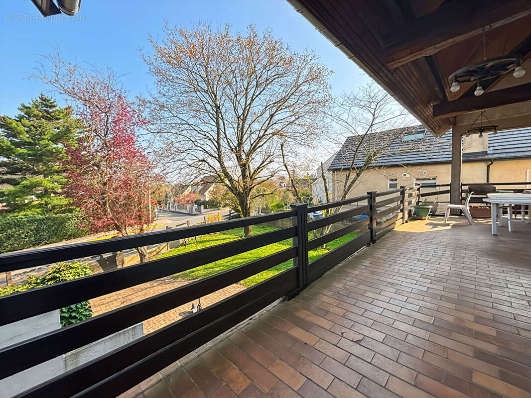 Maison à VERRIERES-LE-BUISSON