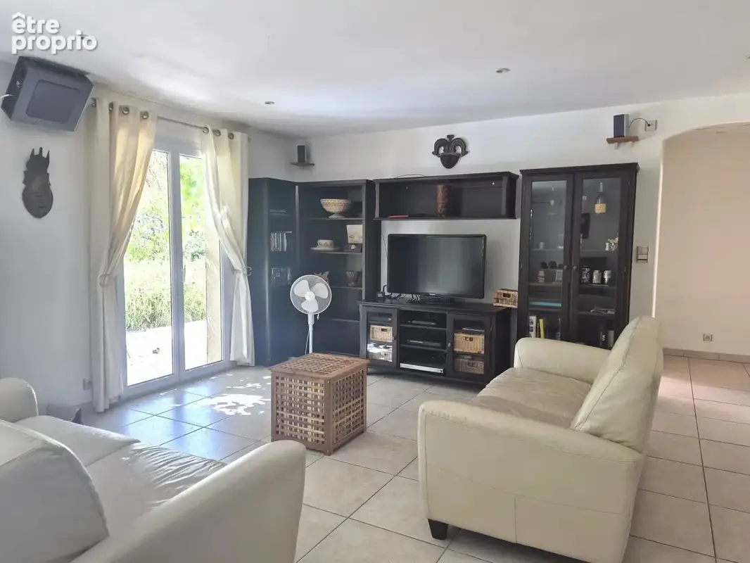 Contemporaine de 156 m² . Garage, piscine et vue - photo 7