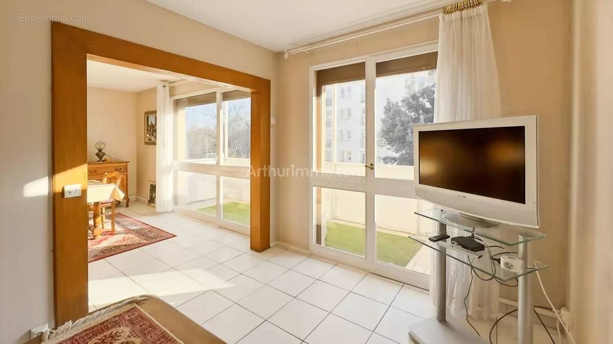 Appartement à SAINT-FARGEAU-PONTHIERRY