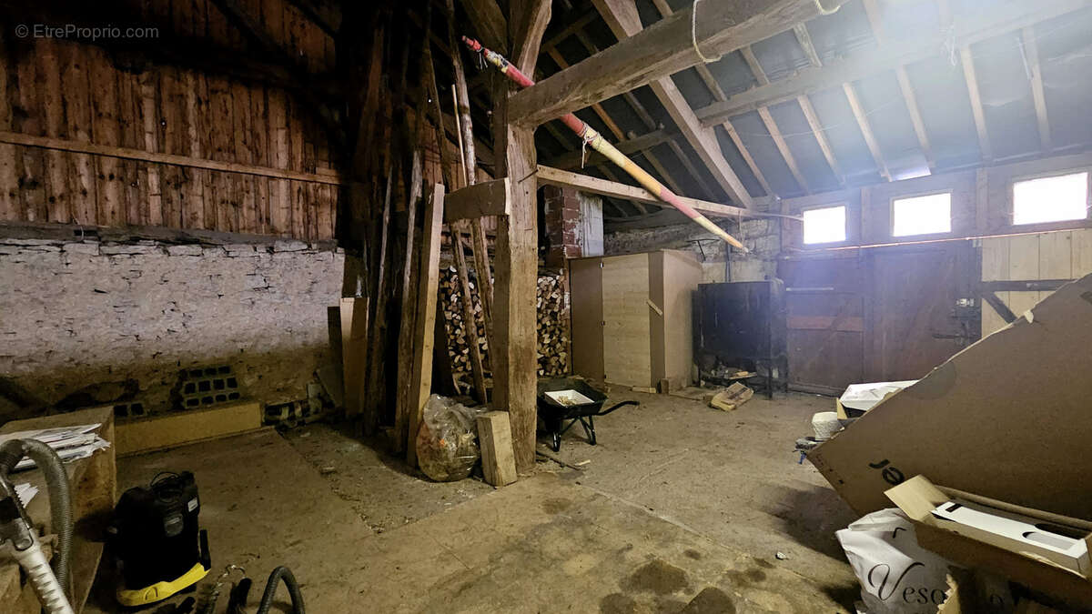 Maison à CHASSAGNE-SAINT-DENIS