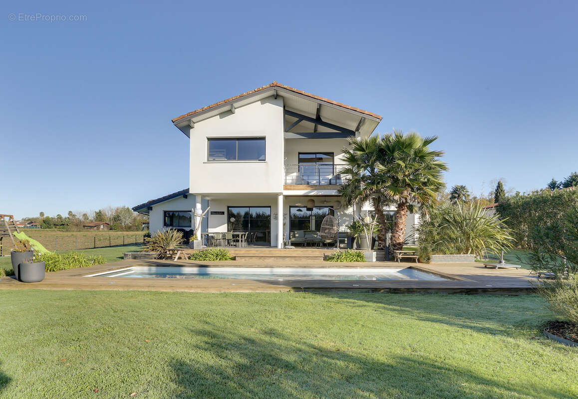 Maison à SAUBRIGUES