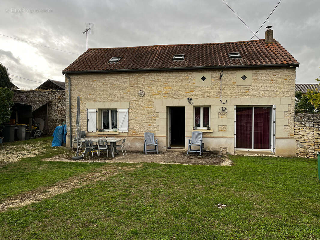 Maison à SAINT-JEAN-DE-SAUVES