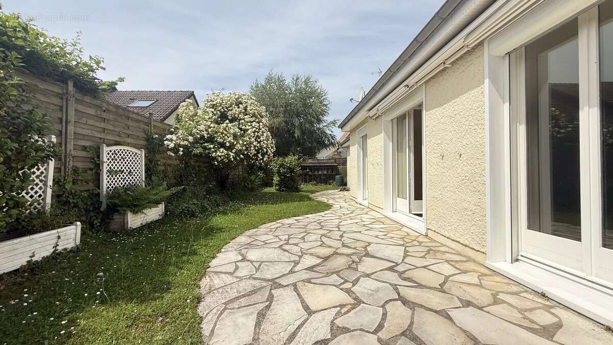 Maison à BOUFFEMONT