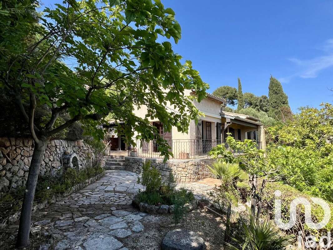 Photo 2 - Maison à LA VALETTE-DU-VAR