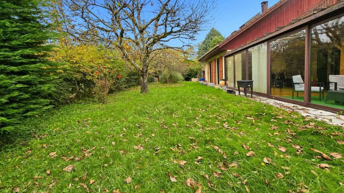 Maison à CHENS-SUR-LEMAN