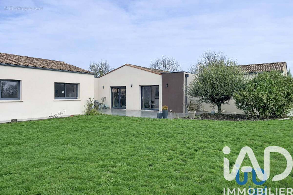 Photo 1 - Maison à LA CHAPELLE-BATON