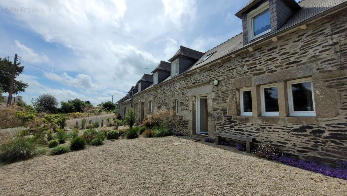 Maison à LE HAUT-CORLAY