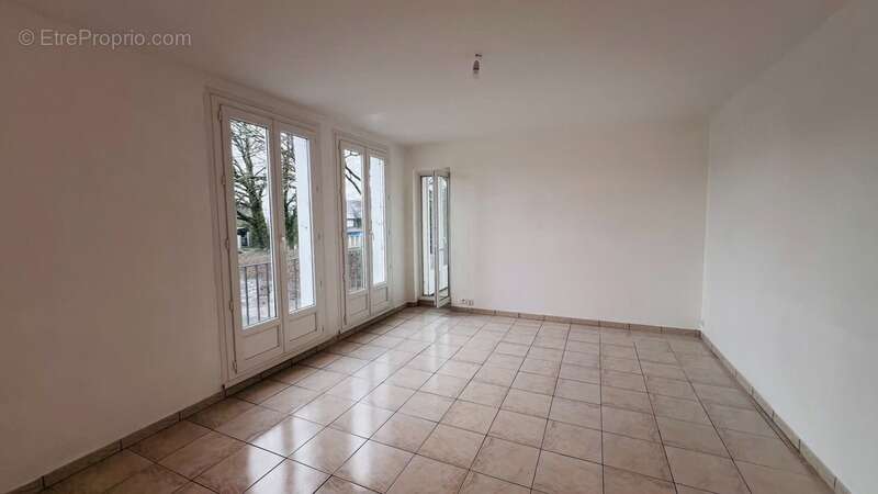 Finistère (29) – À vendre à Quimper Quartier LA TOURELLE : Appartement T3 de 68 m² habitable avec loggia, parking et cave - photo 3