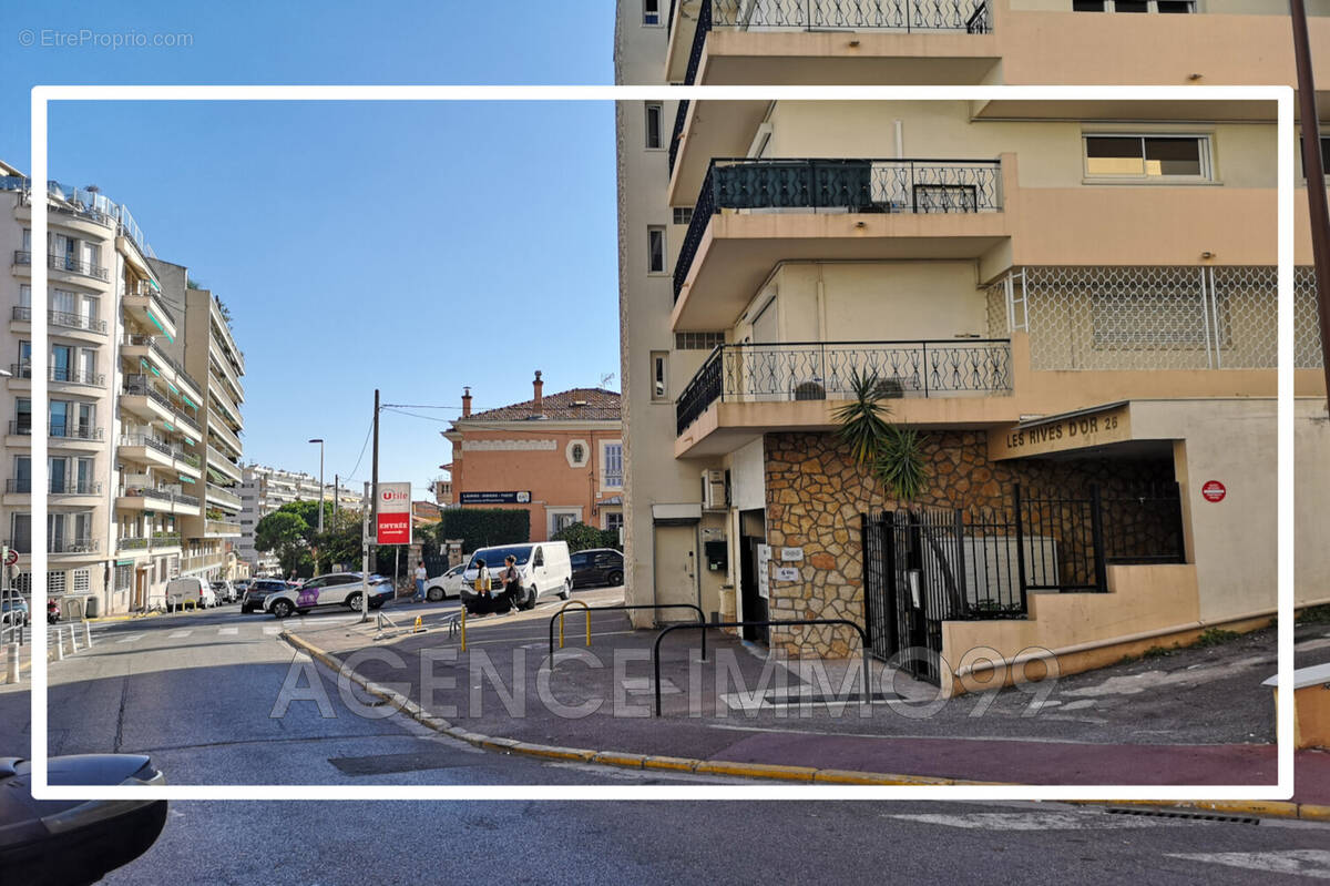 Parking à LE CANNET