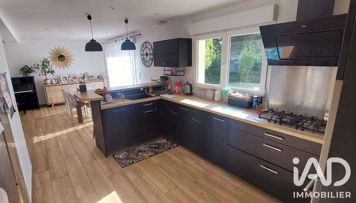 Maison 145 m² à Barjouville  - photo 6