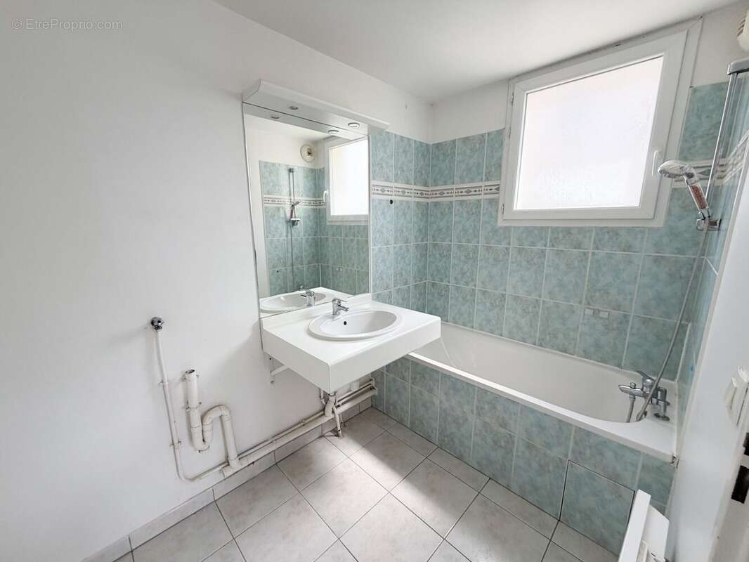Appartement 44 m² à Magny-Le-Hongre  - photo 4