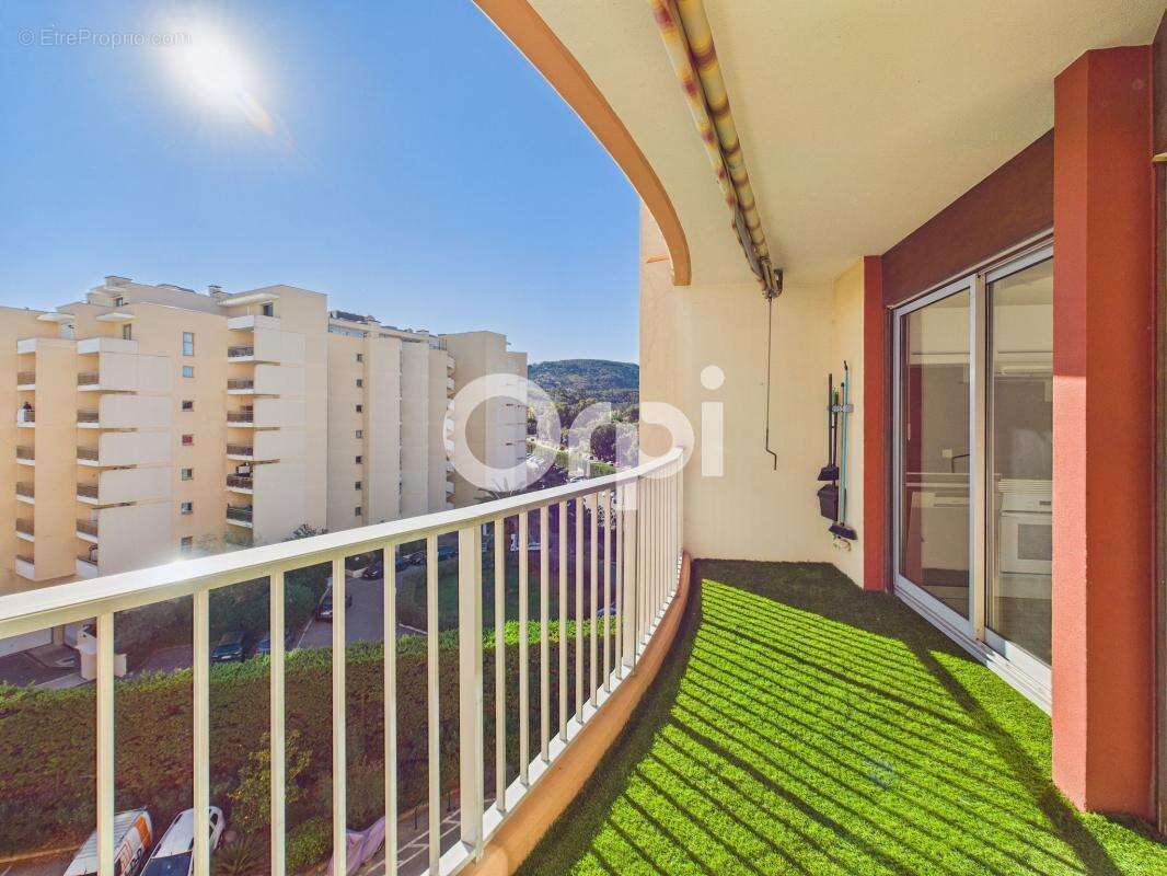 Appartement à MANDELIEU-LA-NAPOULE