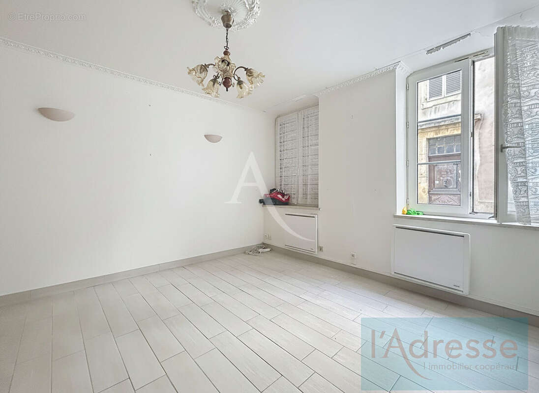Appartement Metz 1 pièce(s) 30 m2 - kitchenette - accès cour - cave - photo 2