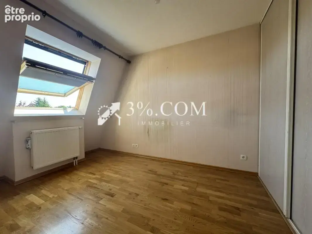 3%.COM - Joli  F2 au calme avec balcon, cave et garage - photo 6