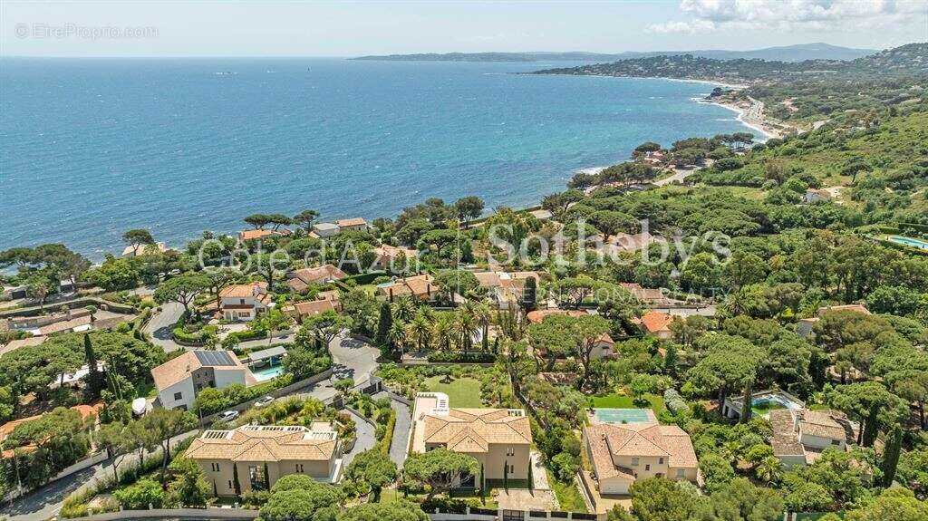 Villa contemporaine à Sainte-Maxime à 300m des plages du golfe de Saint-Tropez - photo 2