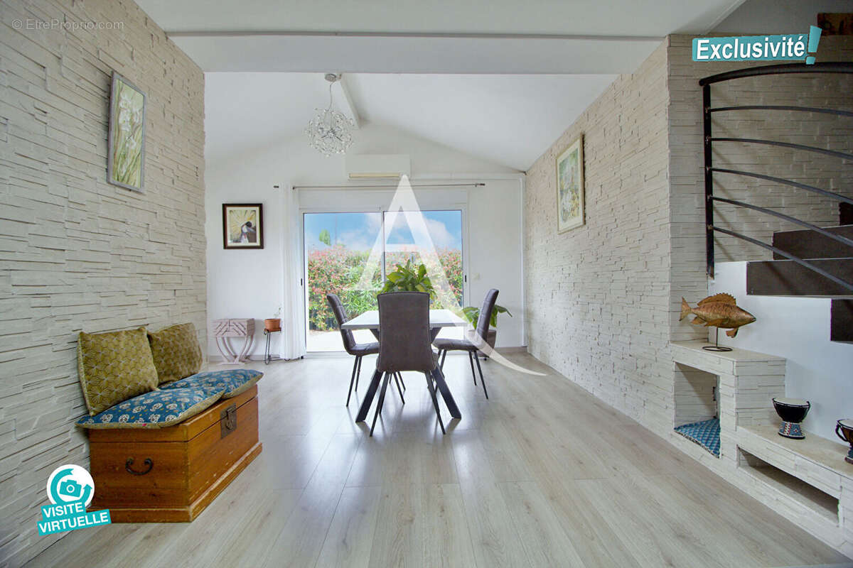 Maison à VIC-LA-GARDIOLE