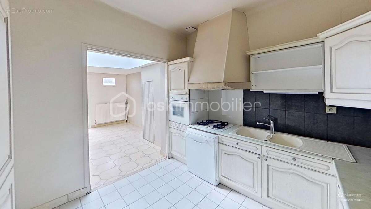 LORIENT Quartier Nouvelle Ville (56100) - Appartement de caractère de 94 m² avec terrasse et cave - photo 6