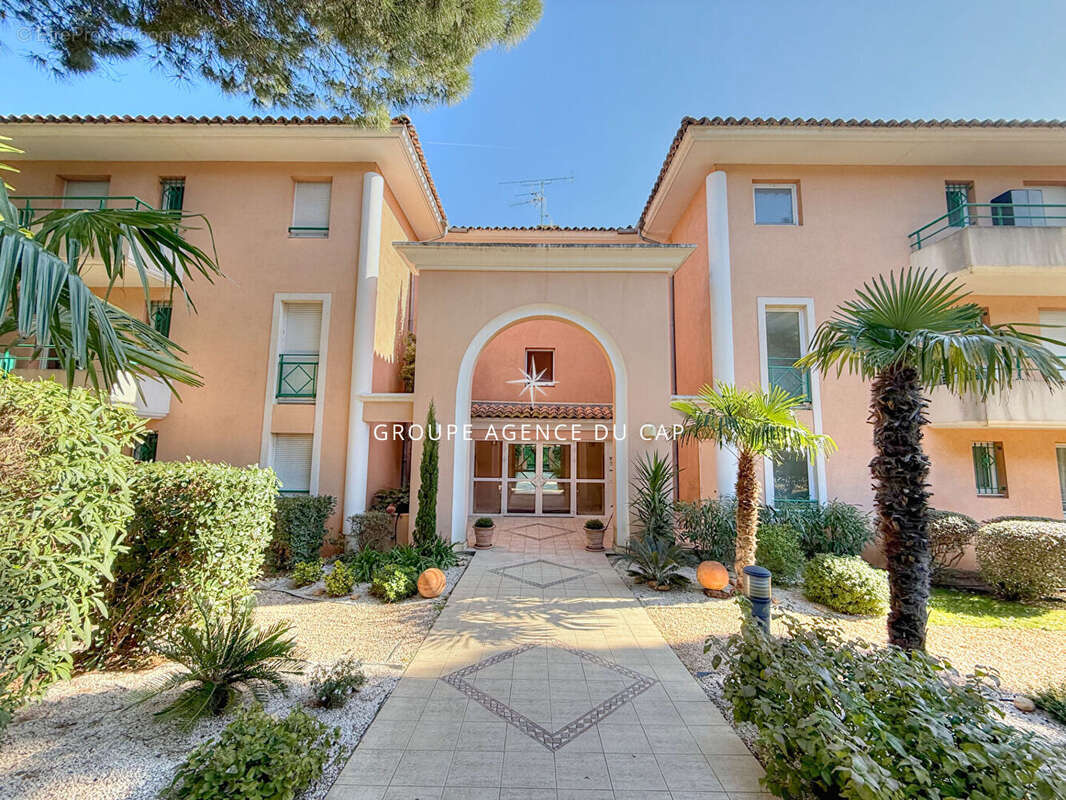 Saint raphael les golfs appartement 4 pieces dernier etage avec garage - photo 8