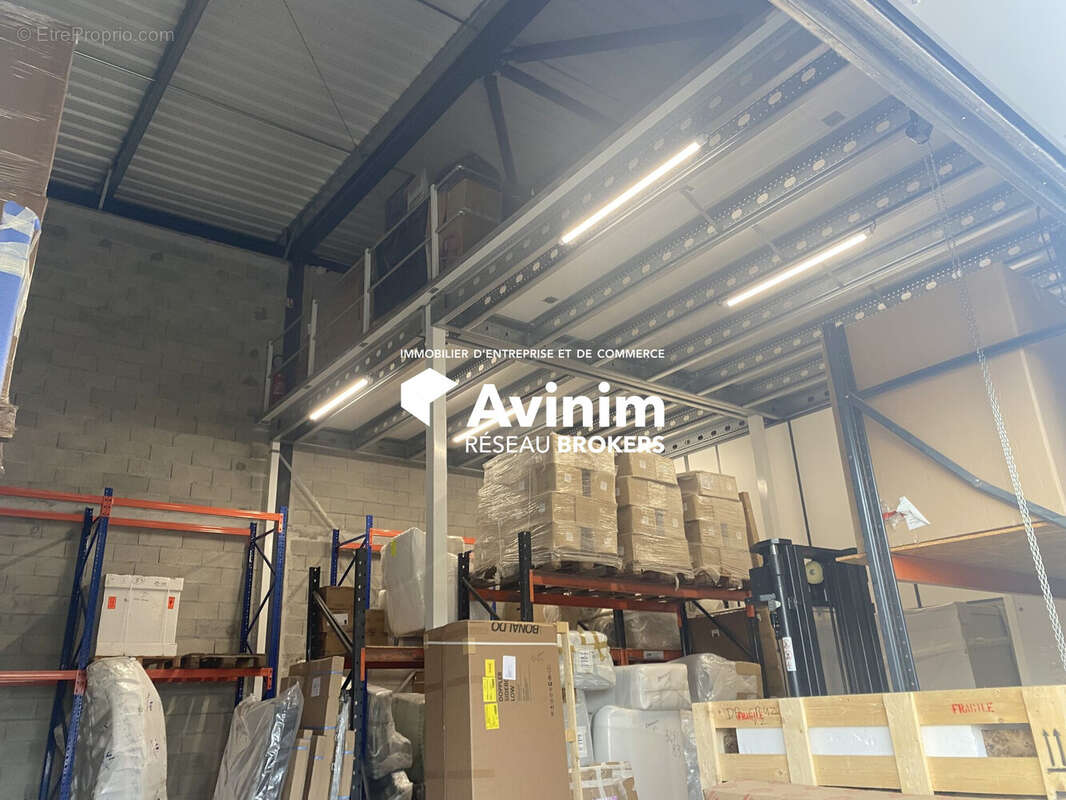 Commerce à LE CANNET-DES-MAURES